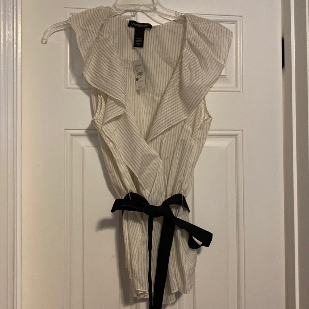 NWT Lane Bryant ruffle sleeveless top w/ribbon belt. Sz 18/20.